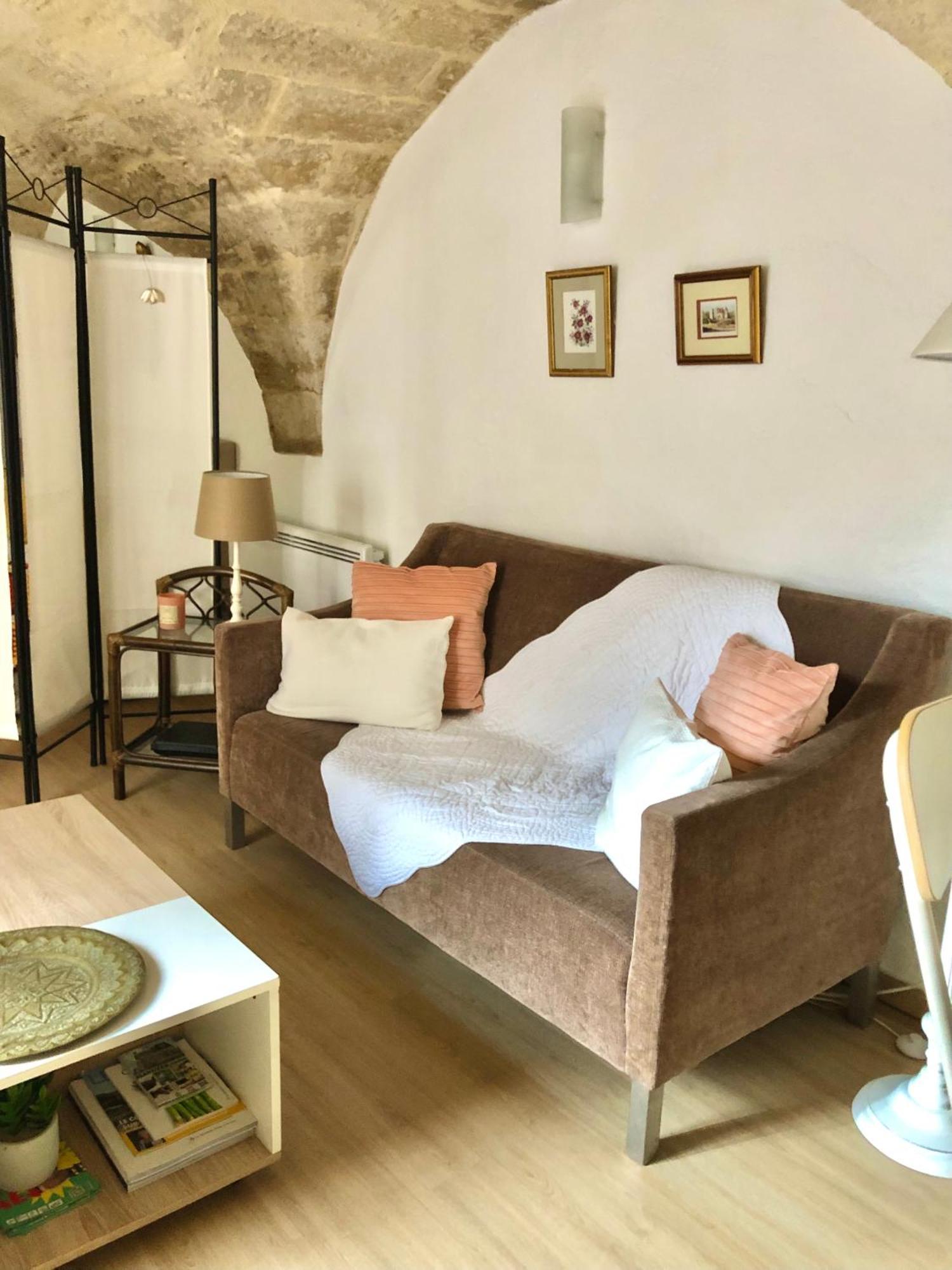 Appartement sur jardin en centre-ville Uzès Extérieur photo